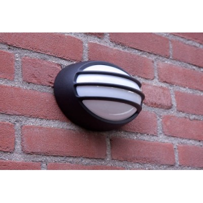 Metalen buitenlamp van Massive 