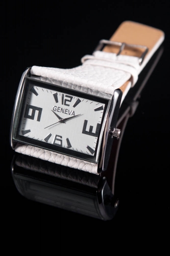 een prachtig dames horloge van Geneva een prachtig dames horloge van Geneva