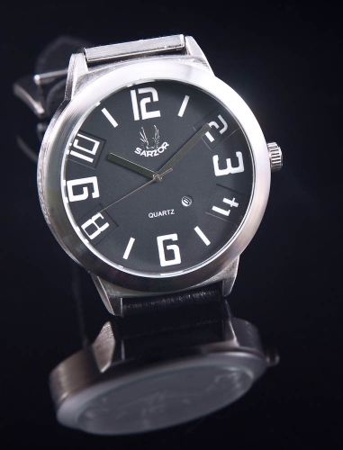 prachtig design Sarzor herenhorloge. prachtig design Sarzor herenhorloge.
